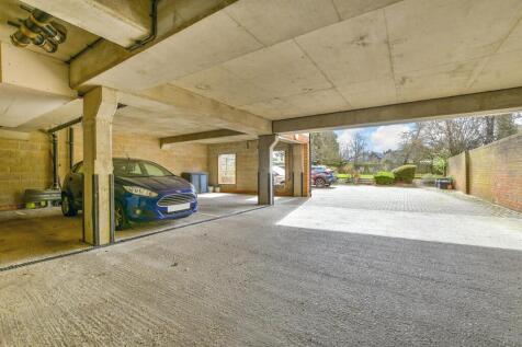 Driveway/Parking