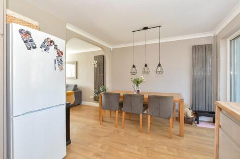 Kitchen/Dining Area