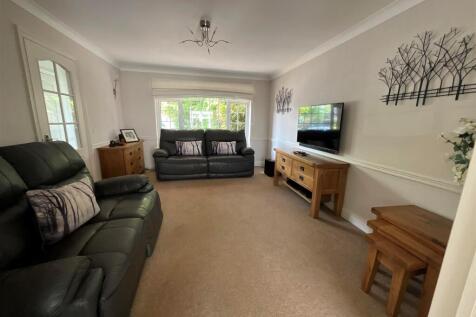 Lounge 3