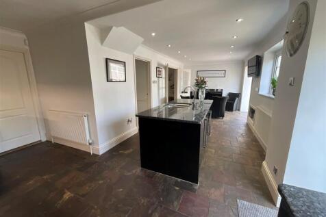 Kitchen/Dining Area