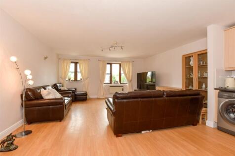 Lounge/Kitchen