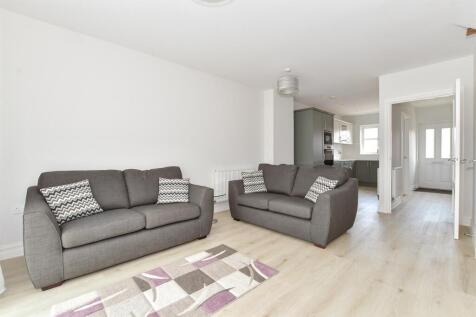 Lounge/Dining Area