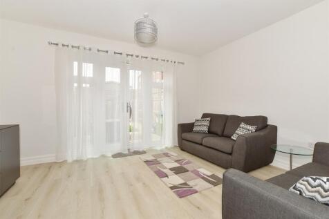 Lounge/Dining Area