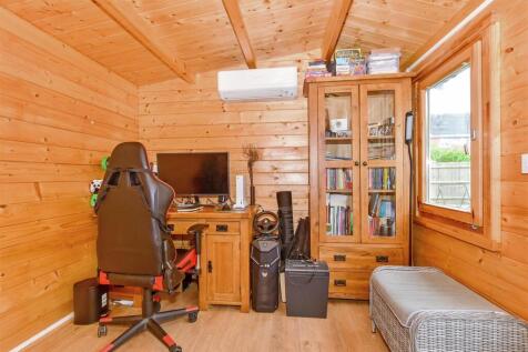 Workshop/Outbuildings