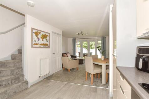 Lounge/ Kitchen