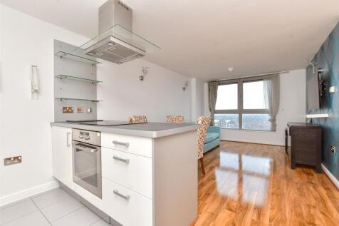 Lounge / Kitchen