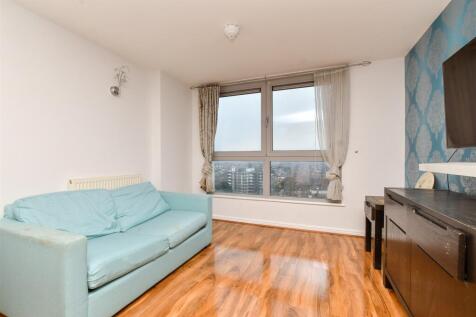 Lounge / Kitchen