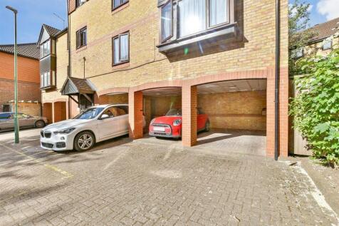 Driveway/Parking