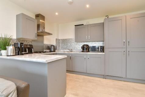 Lounge / Kitchen / Dining Area
