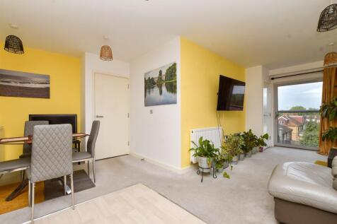 Lounge / Kitchen / Dining Area