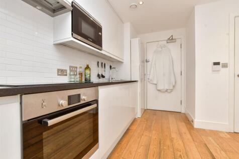 Lounge / Kitchen