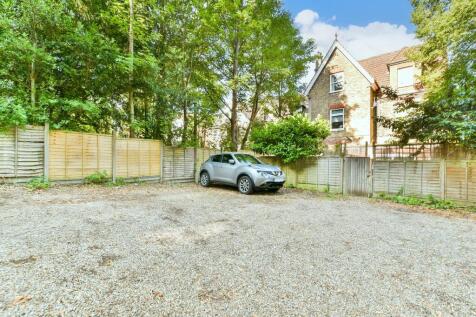 Driveway/Parking