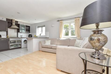Kitchen / Lounge