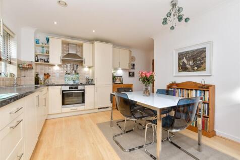 Lounge / Kitchen