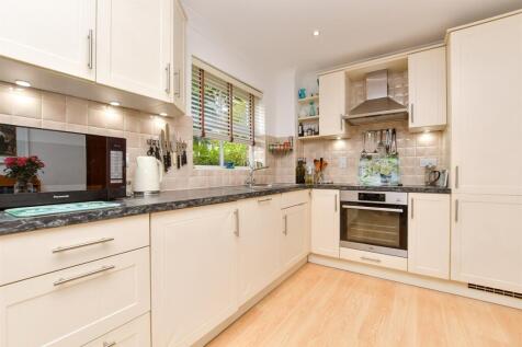 Lounge / Kitchen