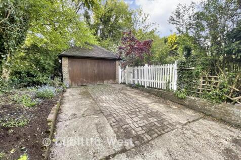 Garage & Parking