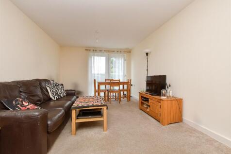 Kitchen / Lounge