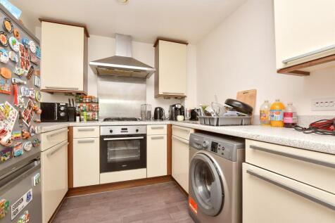 Kitchen / Lounge