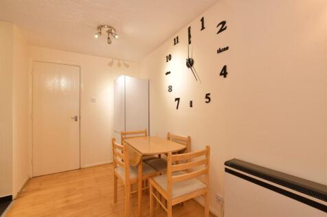 Lounge/ Dining Room