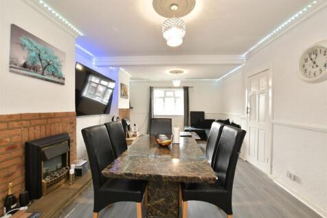 Lounge/Dining Area
