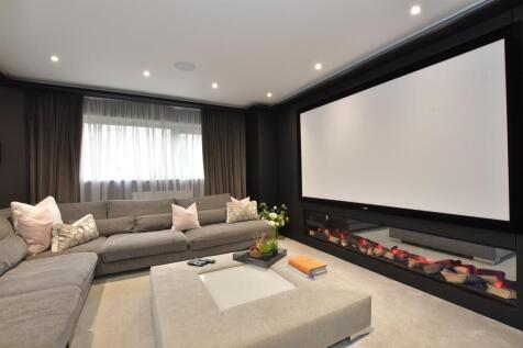 Lounge/Cinema/ Entertainment Room