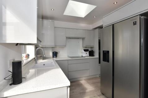 Kitchen/Breakfast Area