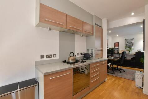 Lounge/Kitchen/ Dining Area