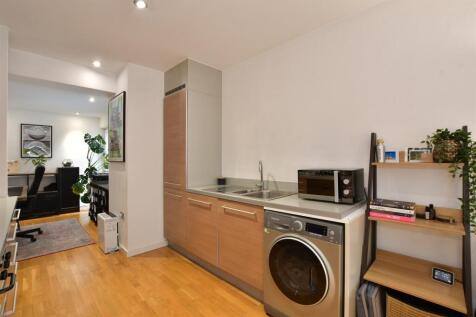 Lounge/Kitchen/ Dining Area