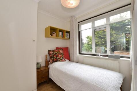 Dining Room/ Bedroom 3