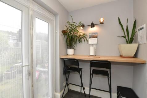 Kitchen/Breakfast Area