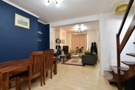 Lounge/ Dining Room