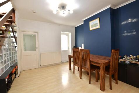 Lounge/ Dining Room