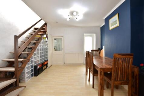 Lounge/ Dining Room