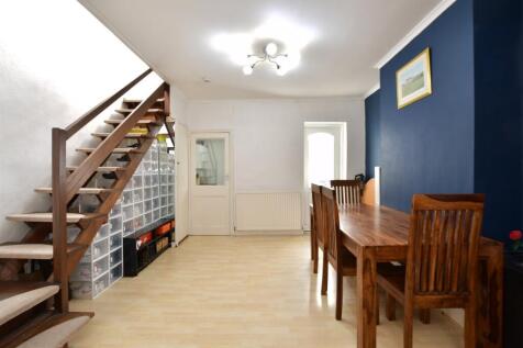 Lounge/ Dining Room