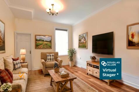 Lounge /Dining Room (Farmhouse Style)