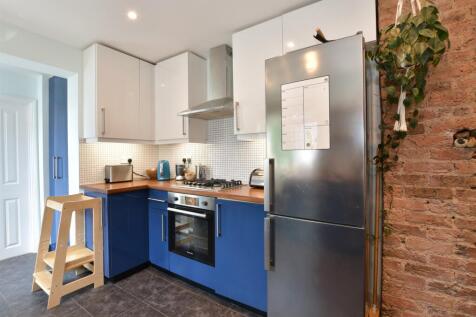 Kitchen/ Breakfast Room