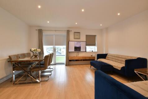 Lounge/Kitchen /Dining Room