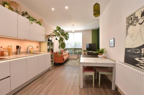 Lounge/Kitchen/ Dining Room