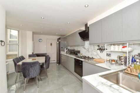 Kitchen/ Breakfast Room