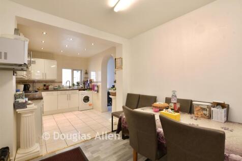 Kitchen/ Dining Room