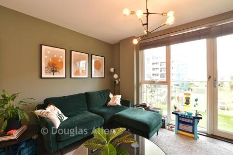 Lounge/Kitchen /Dining Room