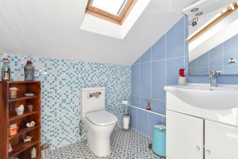 First Floor Cloakroom