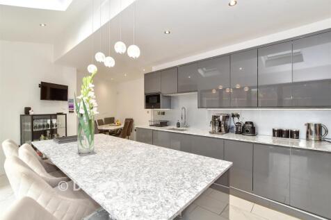 Kitchen/ Breakfast Room