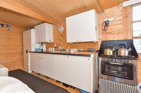 Lounge/ Kitchen