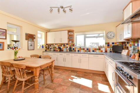 Kitchen/ Dining Room