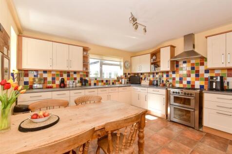 Kitchen/ Dining Room