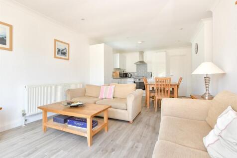 Kitchen/ Living Room