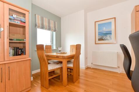 Kitchen/Dining Area