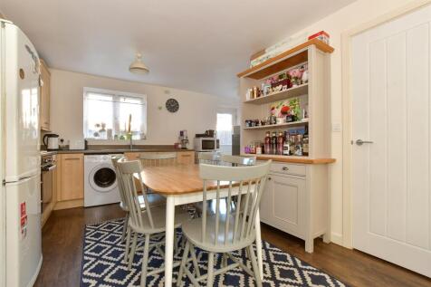Kitchen/ Dining Room