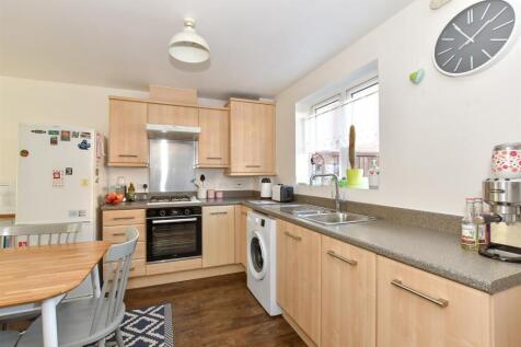 Kitchen/ Dining Room